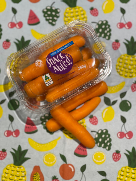 Carrots snacking